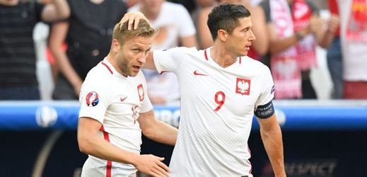 Blaszczykowski s Lewandowskim slaví polský gól v ukrajinské síti