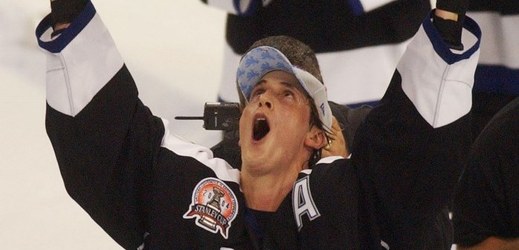 Kanadský hokejový útočník Vincent Lecavalier se rozhodl v 36 letech ukončit aktivní kariéru.
