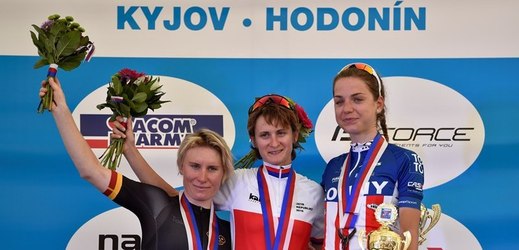 Martina Sáblíková po dojetí vítězné časovky na republikovém šampionátu v silniční cyklistice připustila, že měla v hlavě variantu nenastoupit kvůli událostem posledních dnů vůbec na start. 