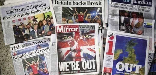Britský tisk informuje o odchodu z EU.