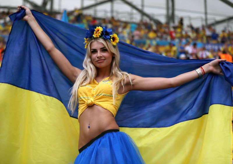 Ukrajinská fanynka na oblečení moc nesází.