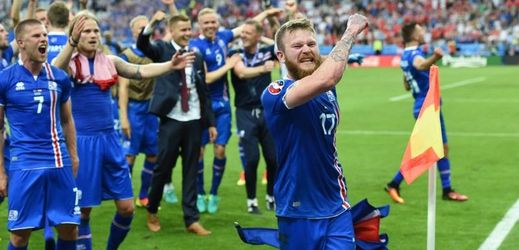 Islanďané slaví historický postup