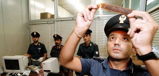 Vyšetřování italské policie (ilustrační foto).