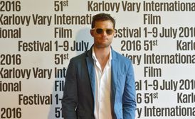 Herec Jamie Dornan, který na festivalu představil film Anthropoid.