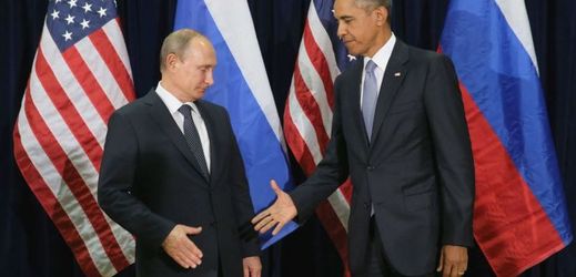 Vladimir Putin (vlevo) a americký prezident Barack Obama.