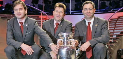Ředitel turnaje Euro 2016 Martin Kallen (uprostřed) v roce 2008.