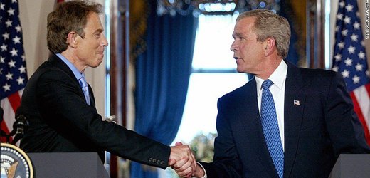 Někdejší britský premiér Tony Bali (vlevo) a někdejší prezident USA George Bush.