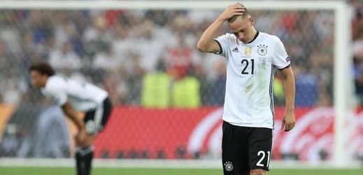 Smutek fotbalistů Německa po prohře 0:2 v semifinále s Francií.