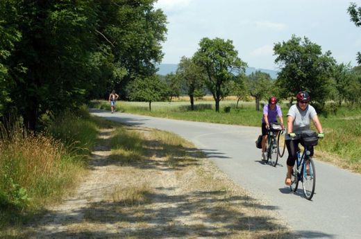 Přírodní krásy Moravy lze poznat na cykloturistické akci nazvané Velkomoravské stezky - na kole po stopách věrozvěstů Cyrila a Metoděje.