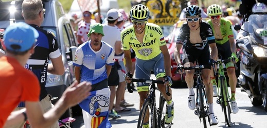 Alberto Contador odstoupil. 