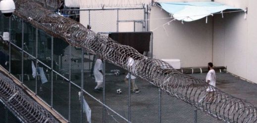 Věznice Guantanámo.