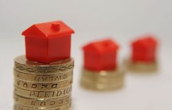 Přijetí zákona může vést ke zvýšení úroků hypoték (ilustrační foto).