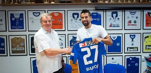 Bývalý fotbalový reprezentant Milan Baroš odešel z Mladé Boleslavi do Liberce, kde úspěšně absolvoval zdravotní prohlídku a podepsal smlouvu.