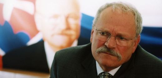 Slovenský exprezident Ivan Gašparovič trpí rakovinou tlustého střeva.