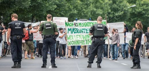 Pochod za podporu uprchlíků v Berlíně (ilustrační foto).