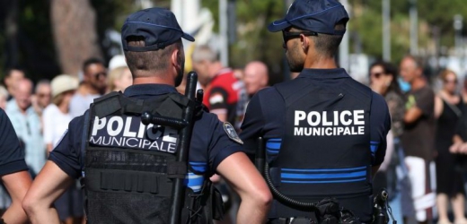 Policie v Nice.