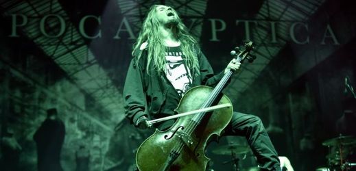 Spojení vážné hudby a metalu předvedla finská skupina Apocaliptica.