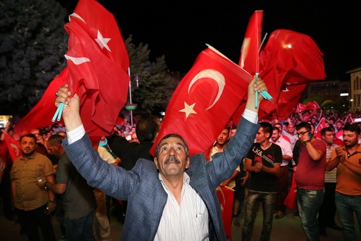 Turci vyšli do ulic.