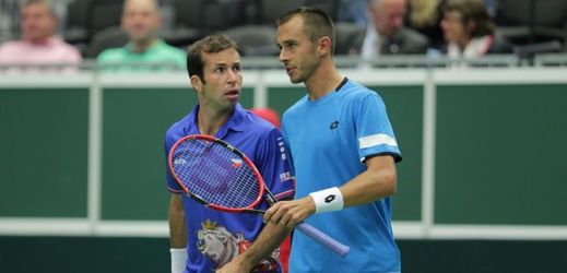 Čeští tenisté Radek Štěpánek (vlevo) a Lukáš Rosol.