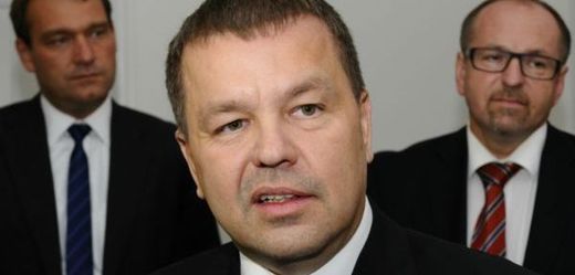 Existenci dohody odmítl i bývalý poslanec Petr Tluchoř.