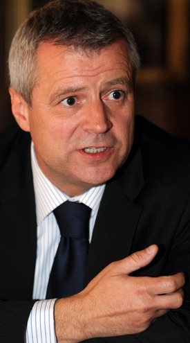 Bývalý diplomat a nyní manažer Petr Kolář.