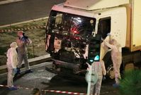 Auto, kterým útočník pozabíjel v Nice desítky lidí.