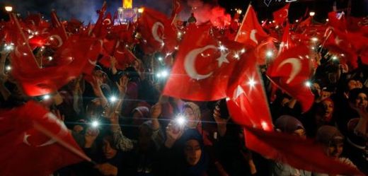 V Turecku dopadli synovce údajného strůjce převratu.