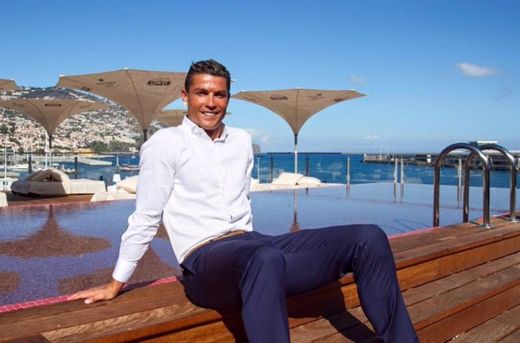 Cristiano Ronaldo je rád, že se první hotel s jeho jménem otevřel právě na Madeiře.