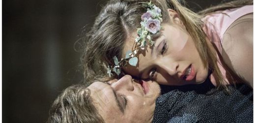 Inscenace Romeo a Julie uvedená na minulém ročníku Slavností.