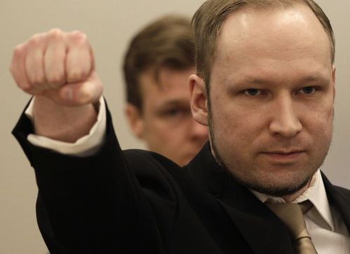 Nechvalně proslulý norský terorista a radikál Anders Behring Breivik, který zavraždil celkem 77 lidí.