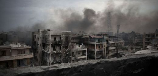 Aleppo bývalo finančním centrem země, dnes jsou z něj ruiny.
