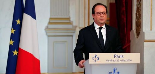 Francouzský prezident François Hollande zrušil kvůli úternímu útoku v Normandii návštěvu Prahy.