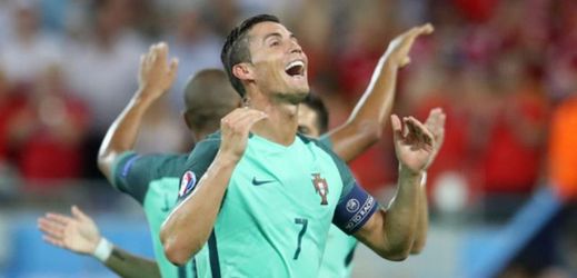 Cristiano Ronaldo a jeho vítězné gesto.