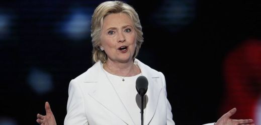 Hillary Clintonová je už nyní oficiálně kandidátka na prezidentku, nominovala ji demokratická strana. 