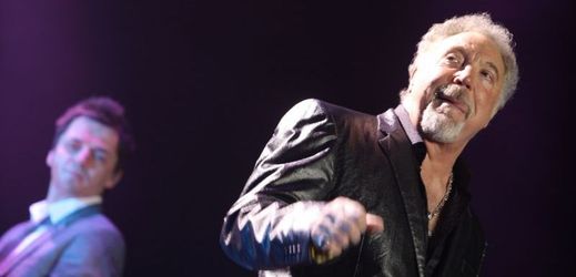 Legendární zpěvák Tom Jones vystoupí v pátek na hudebním festivalu Benátská!