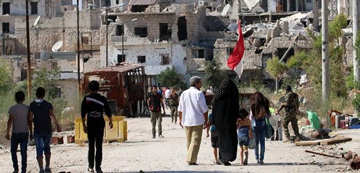 Speciálně zřízeným humanitárním koridorem opustil neupřesněný počet civilistů obléhané město Aleppo.