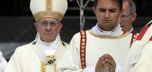 Papež František uzavírá Světové dny mládeže v Polsku. 