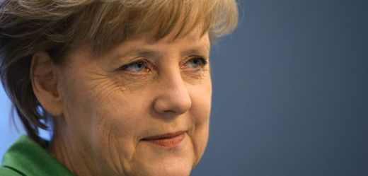 Kritika se opět snesla na migrační politiku Merkelové.
