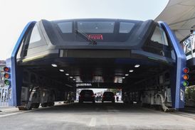 Nový čínský autobus TEB-1.