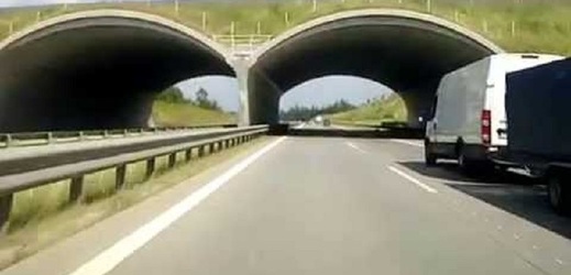 O víkendu budou uzavřeny Cholupický a Lochkovský tunel na Pražském okruhu.