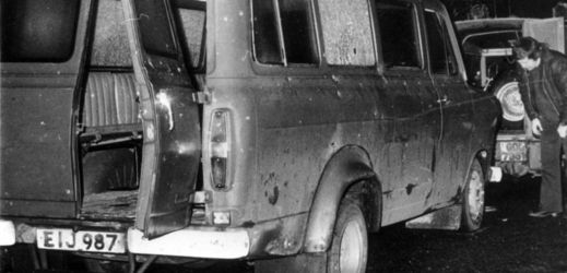 Vyšetřování na místě kindsmillského masakru v roce 1976.
