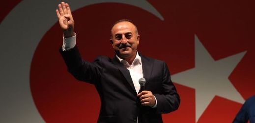 Turecký ministr zahraničí Mevlüt Çavusoglu.