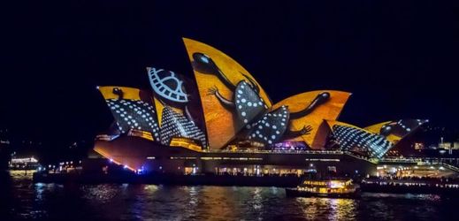 Slavná budova Opery v australském městě Sydney.