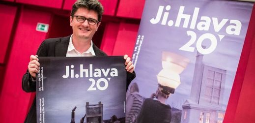 Ředitel festivalu Marek Hovorka představil letošní plakát.