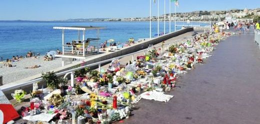 Francouzské Nice se snaží po útoku opět obnovit turismus. 