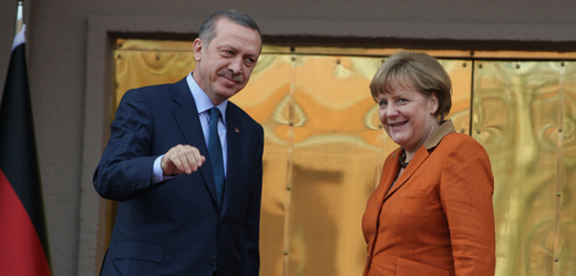 Konec společné "idylky"? Erdogan kritizoval reakci německé kancléřky.