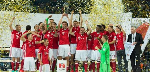 Německý Bayern Mnichov po zisku superpoháru.