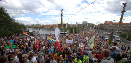 Účastníci festivalu Prague Pride.