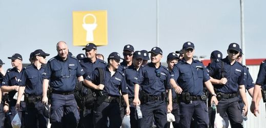 Posílené jednotky polské policie kvůli příjezdu papeže.