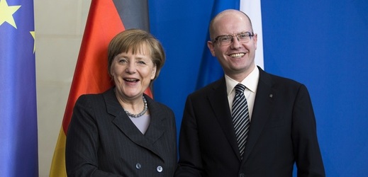 Premiér Bohuslav Sobotka s Angelou Merkelovou. 